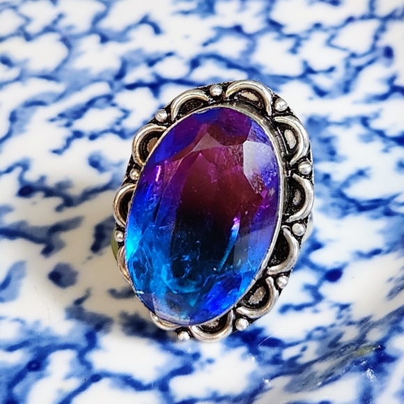 Sz-8 3/4, Handcrafted, Blue And Pink, Oval- Shaped, Faceted Bi-Colored Ring. - Picture 6 of 6